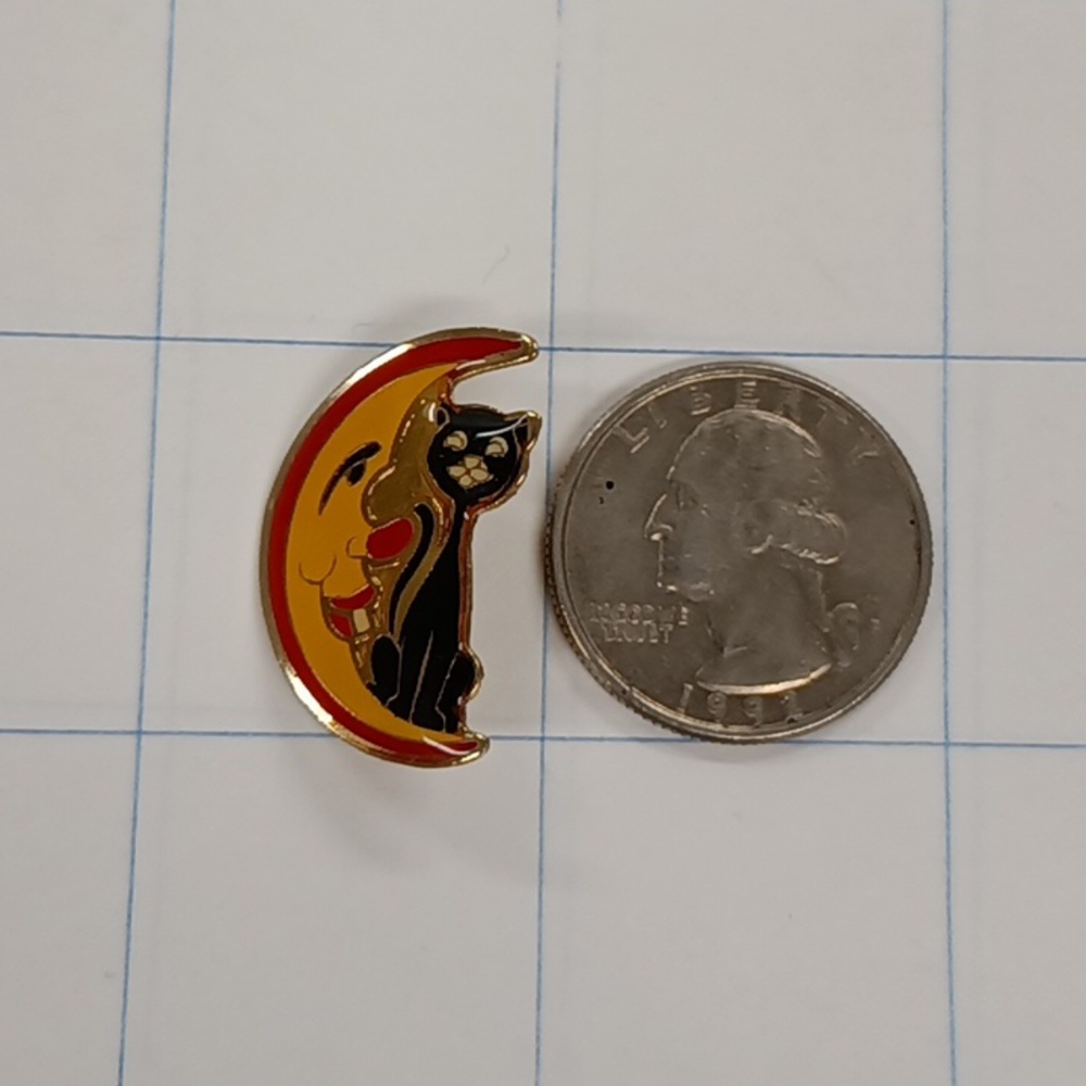 Cat & Moon Vintage Pin - Picture 4 of 4